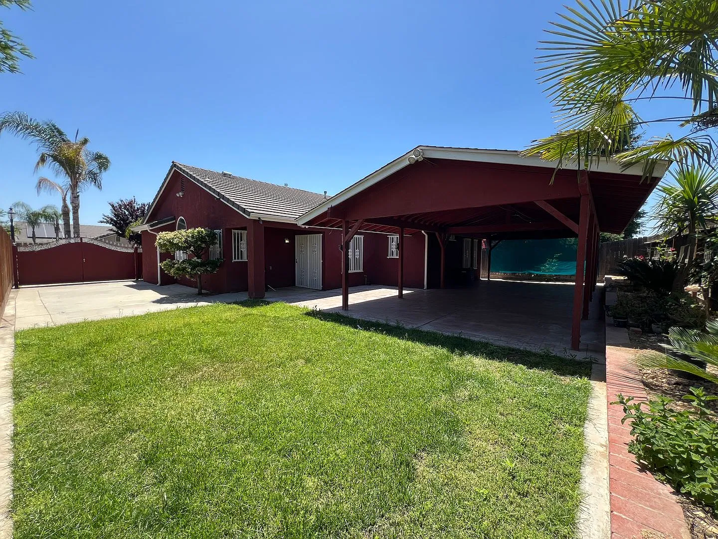 For Rent: 3 Bedroom And 2 Bathroom Home In Sanger — Photo 3