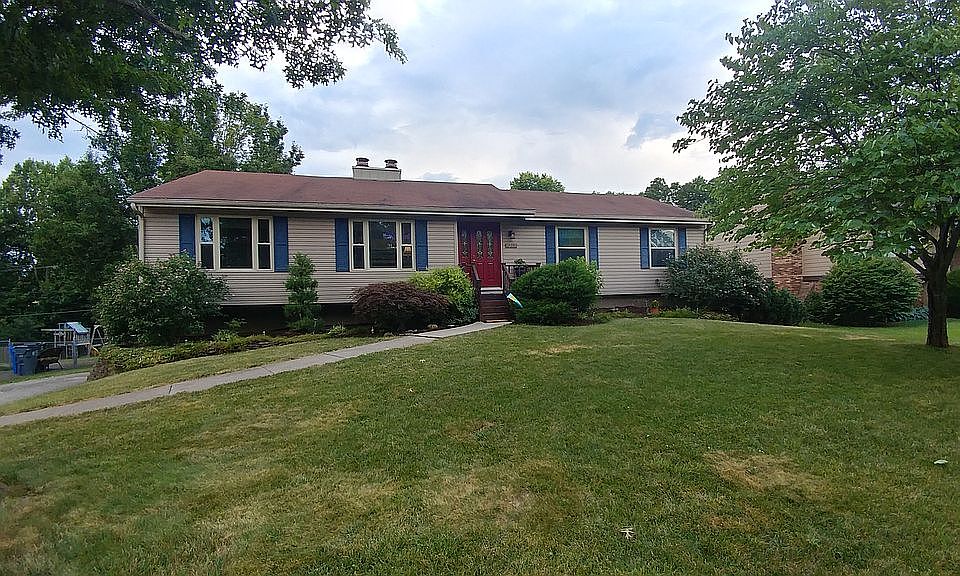 1st image of 3265 Carriage Ln
