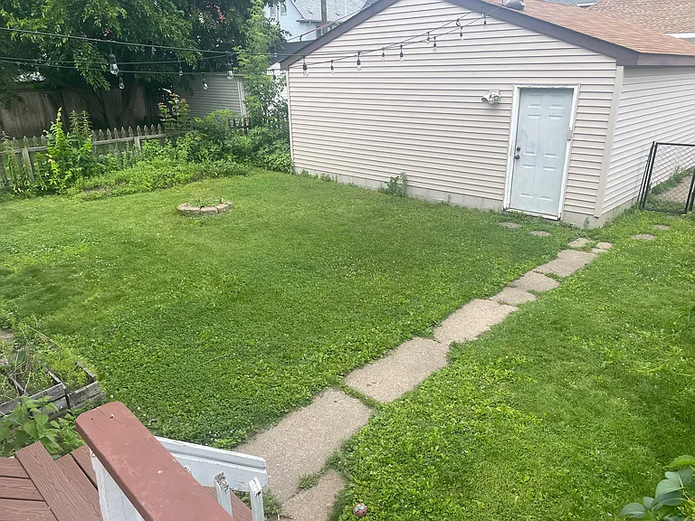 1403 Washington St NE #1 — Photo 3