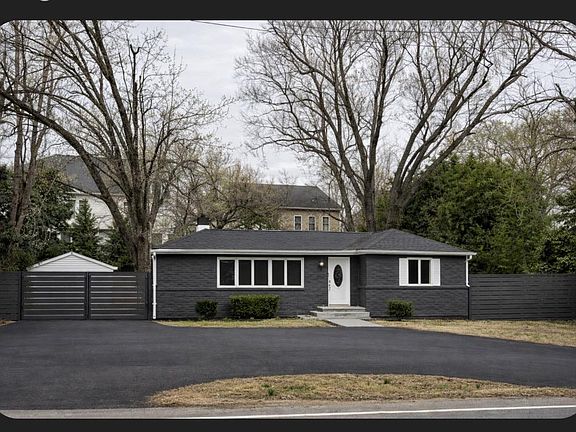 4th image of 8106 Fort Hunt Rd