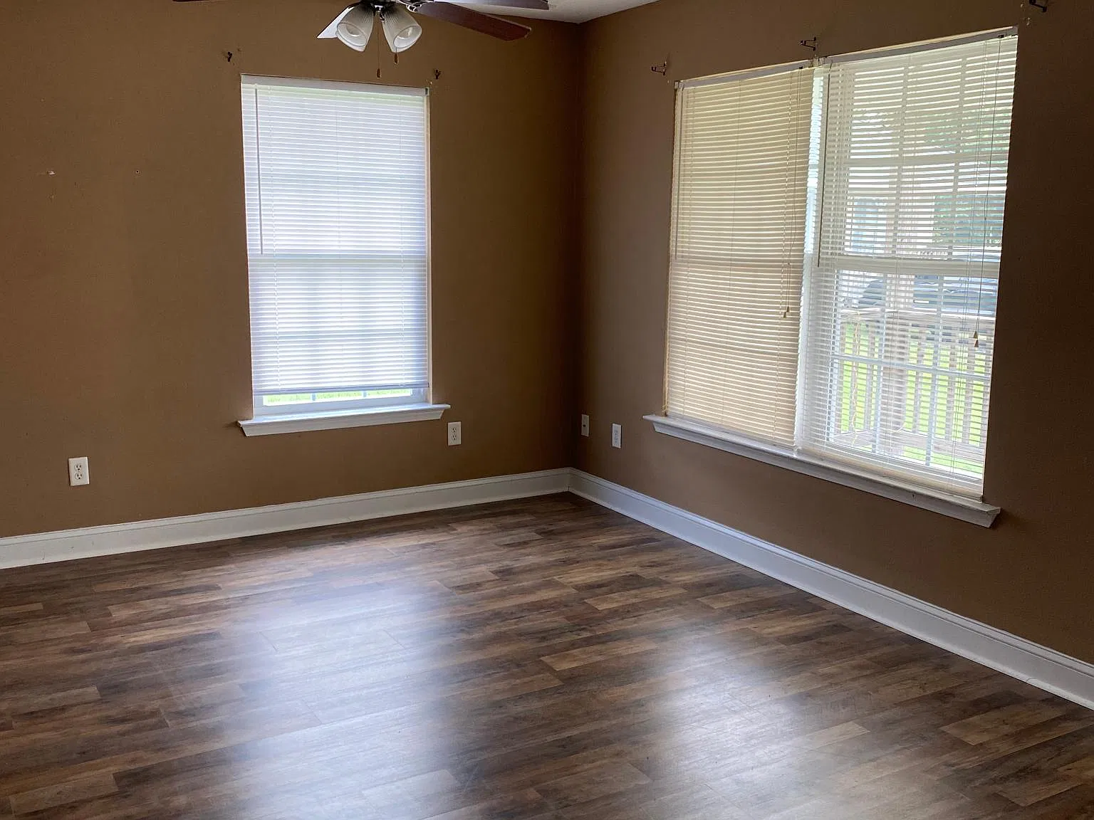2 bed, 950 sqft, $1,300 — Photo 3