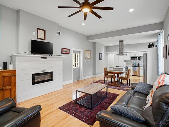5th image of 132 Winkler St
