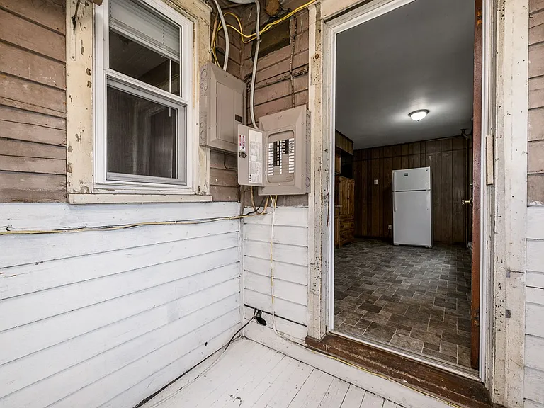 39-45 Catawissa Ave — Photo 11