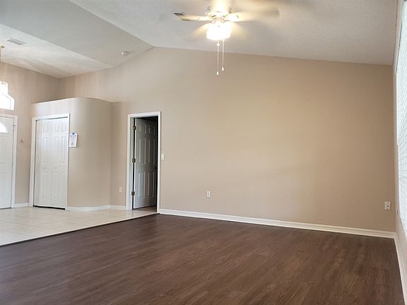 3rd image of 14340 Spanish Wells Dr