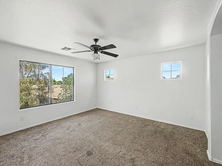 542 E Bartlett Way — Photo 12