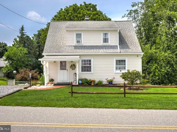 30 Baumgardner Rd, Willow Street, PA 17584