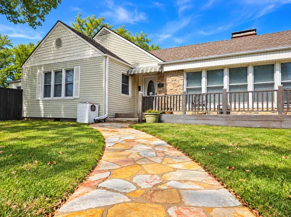 402 2nd Ave NW, Miami, OK 74354