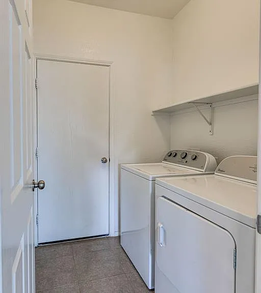 2336 Toposa Dr — Photo 15