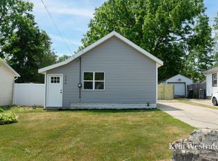 340 Dana St NW, Comstock Park, MI 49321