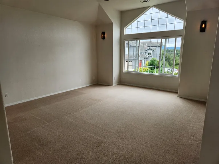 2272 Briarwood Cir — Photo 4