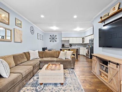 556 1st St APT 7, Hoboken, NJ, 07030