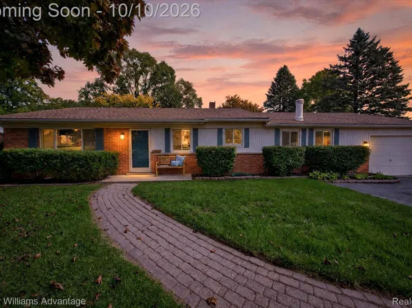 41881 Quince Dr, Novi, MI 48375
