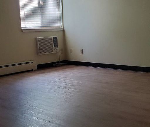 4th image of 441 S Quincy St APT 104