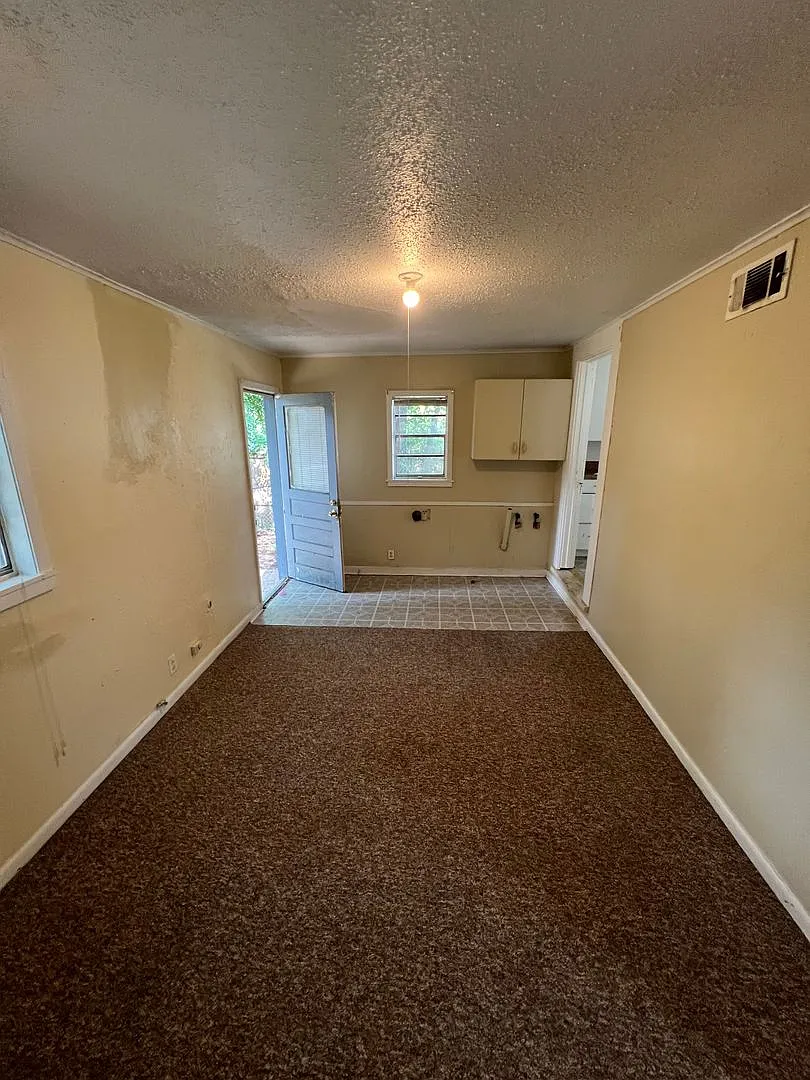 Clean 3bed, 1 bath ready to go! — Photo 3