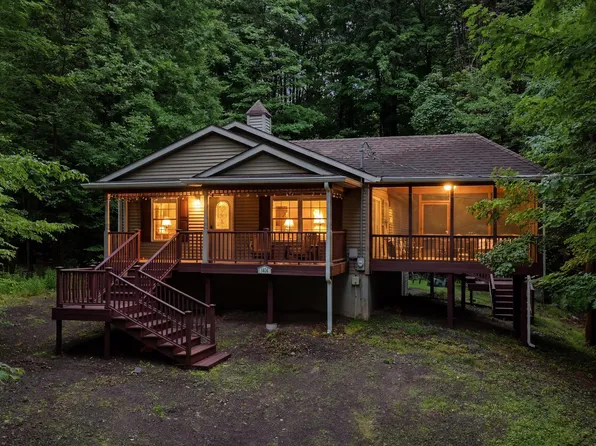 30 Woodview Ter, Lake Ariel, PA 18436