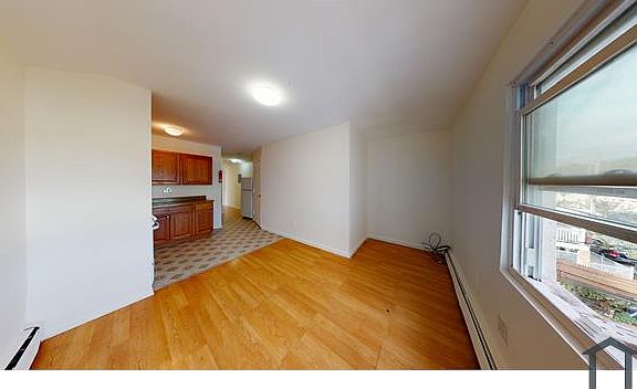 3rd image of 280 Targee St Floor 3