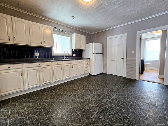 3rd image of 3 Pearl St #2