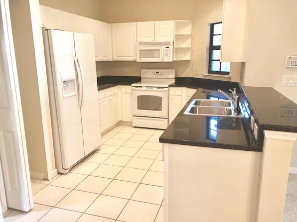 405 La Travesia Flora St #101, Saint Augustine, FL 32095