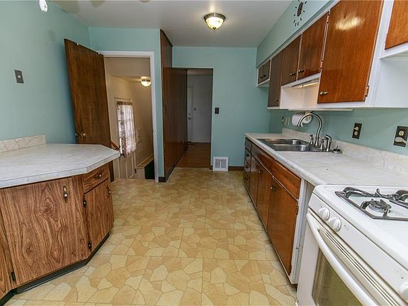 5th image of 4676 Winter Ln