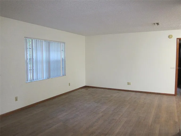 1209 SW 80th Dr — Photo 4