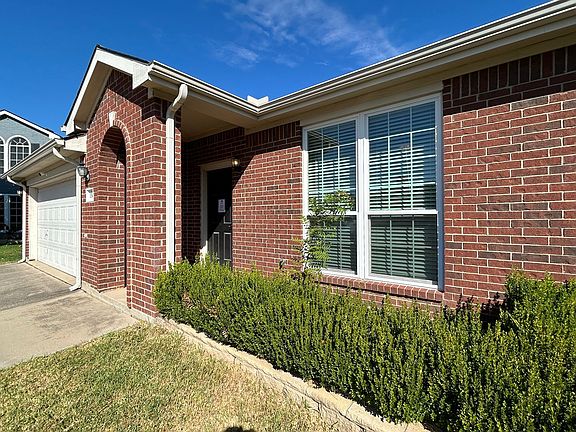 3rd image of 1305 Pepperfield Ct