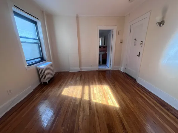 197-00 Carpenter Avenue image 1 of 3