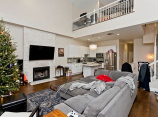 857 W Wrightwood Ave #3B, Chicago, IL 60614