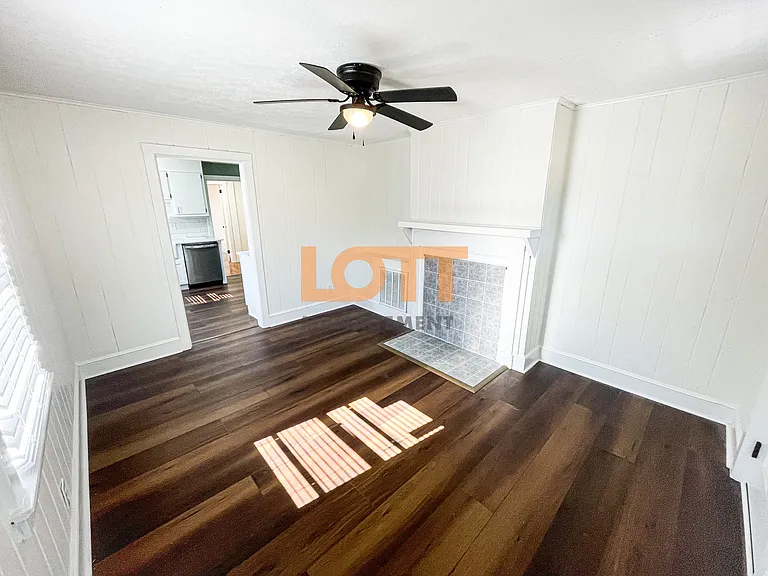 1 Hollywood Cir — Photo 6