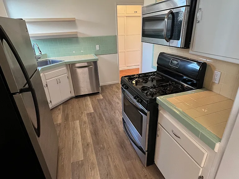 58 N Wilson Ave #60 — Photo 7