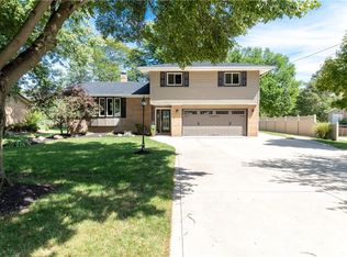 9827 Abbey Rd, North Royalton, OH 44133