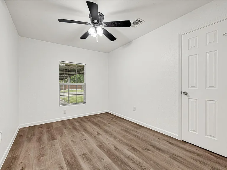 506 Edgebrook Dr — Photo 17