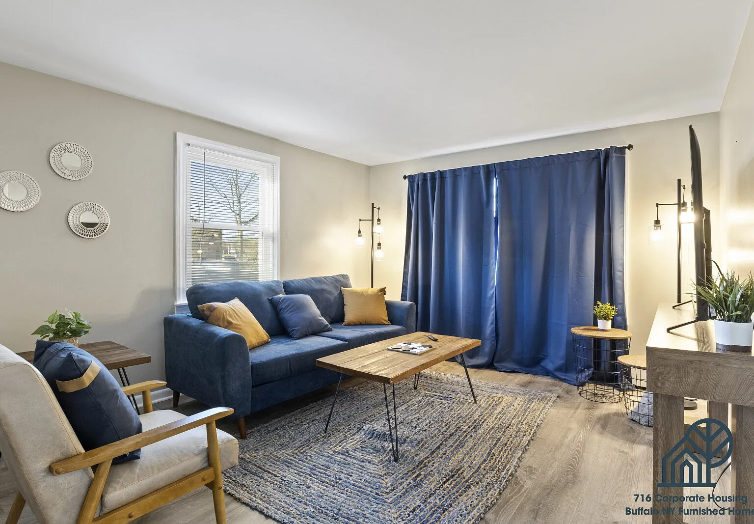 2 bed, 1.0 bath, $2,500 — Photo 1