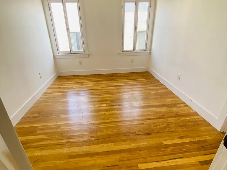 1672 S Harvard Blvd — Photo 60