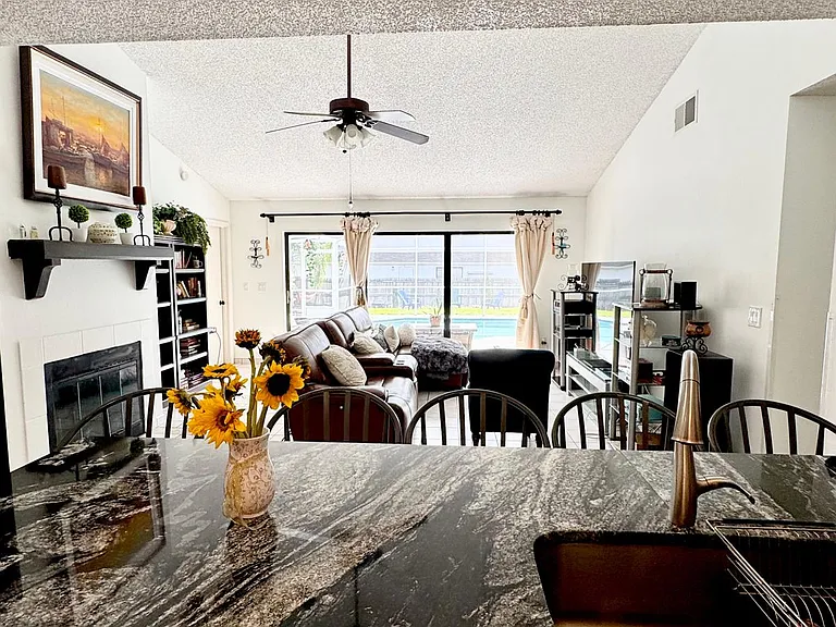 Starstone Dr — Photo 2