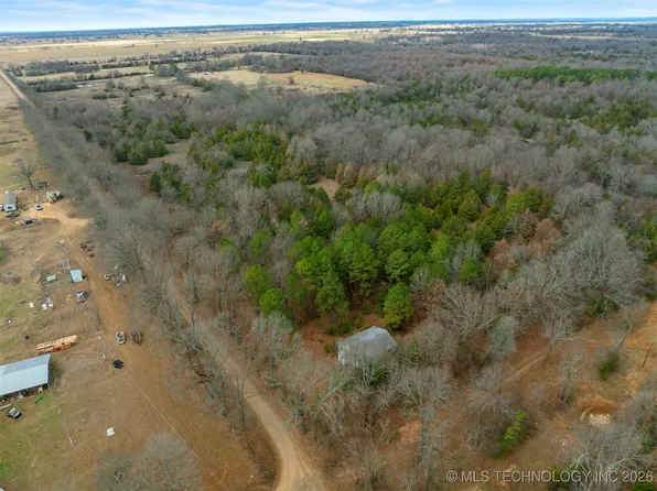 40 E 2010th Rd, Hugo, OK 74743