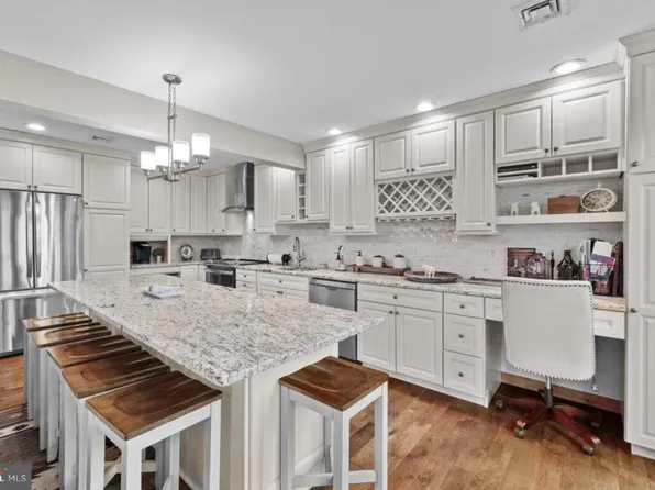 155 Pine Ct #E, Tannersville, PA 18372