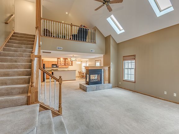 2nd image of 700 Fiddlers Creek Dr #1
