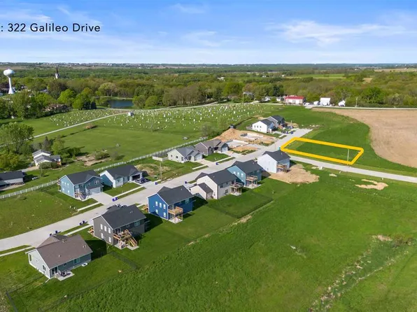 322 Galileo Dr, Riverside, IA 52327