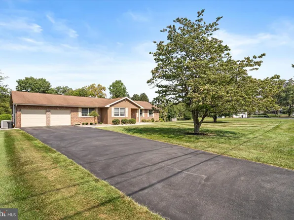 4 Forest Ln, Ewing, NJ 08628