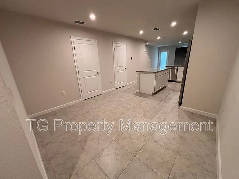 2512 Sadler Trace Way — Photo 3