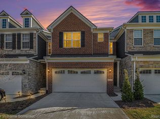 43231 Heron Dr #33, Novi, MI 48375