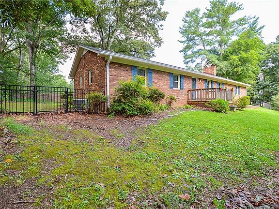 3rd image of 1507 Overlook Dr