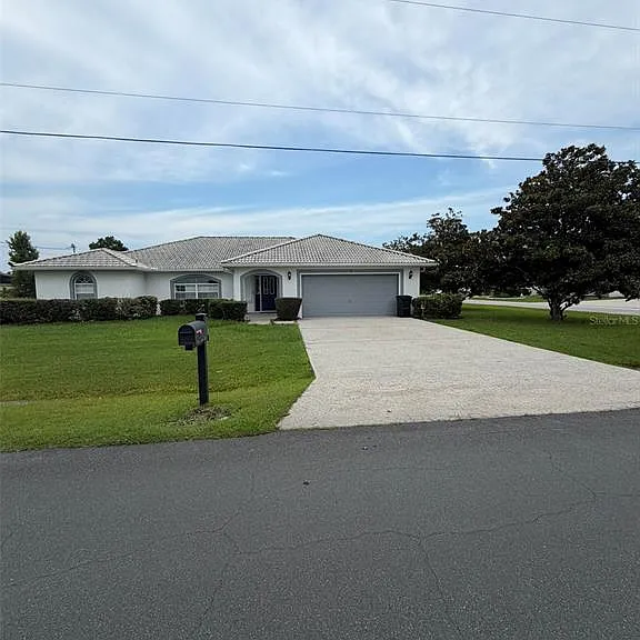 2 Lamar Ln — Photo 1