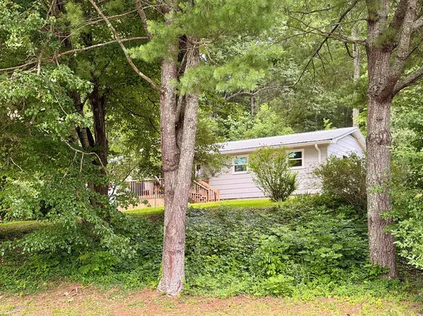203 Jones St, Blairsville, GA 30512