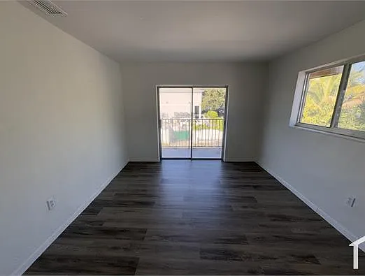 2 bed, 800 sqft, $2,100 — Photo 4
