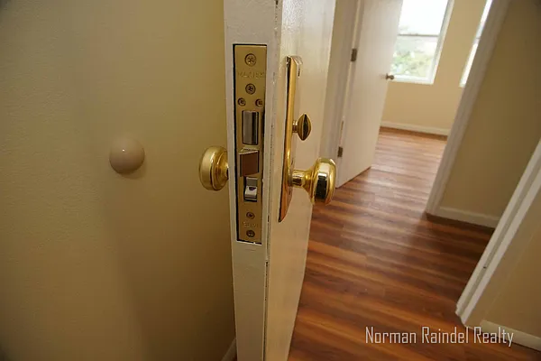 Rented by Norman Raindel, LREB | media 1