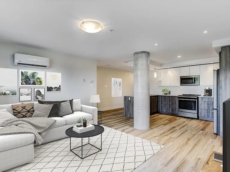 101 Ochterloney St — Photo 2