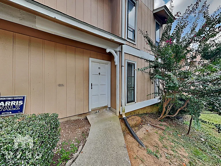2340 Beaver Ruin Rd #71 — Photo 1