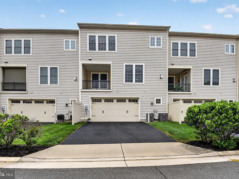 24949 Earlsford Dr — Photo 28