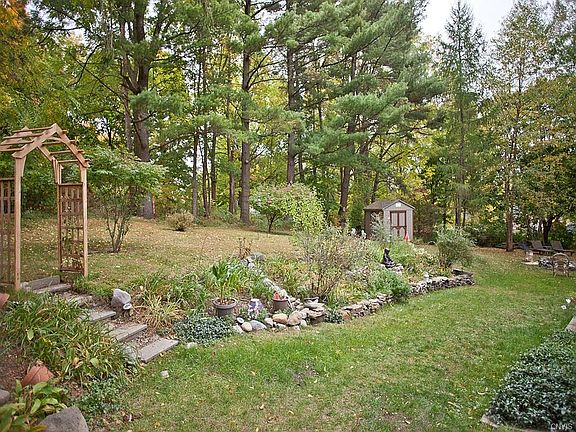 4th image of 18 Lincklaen Dr